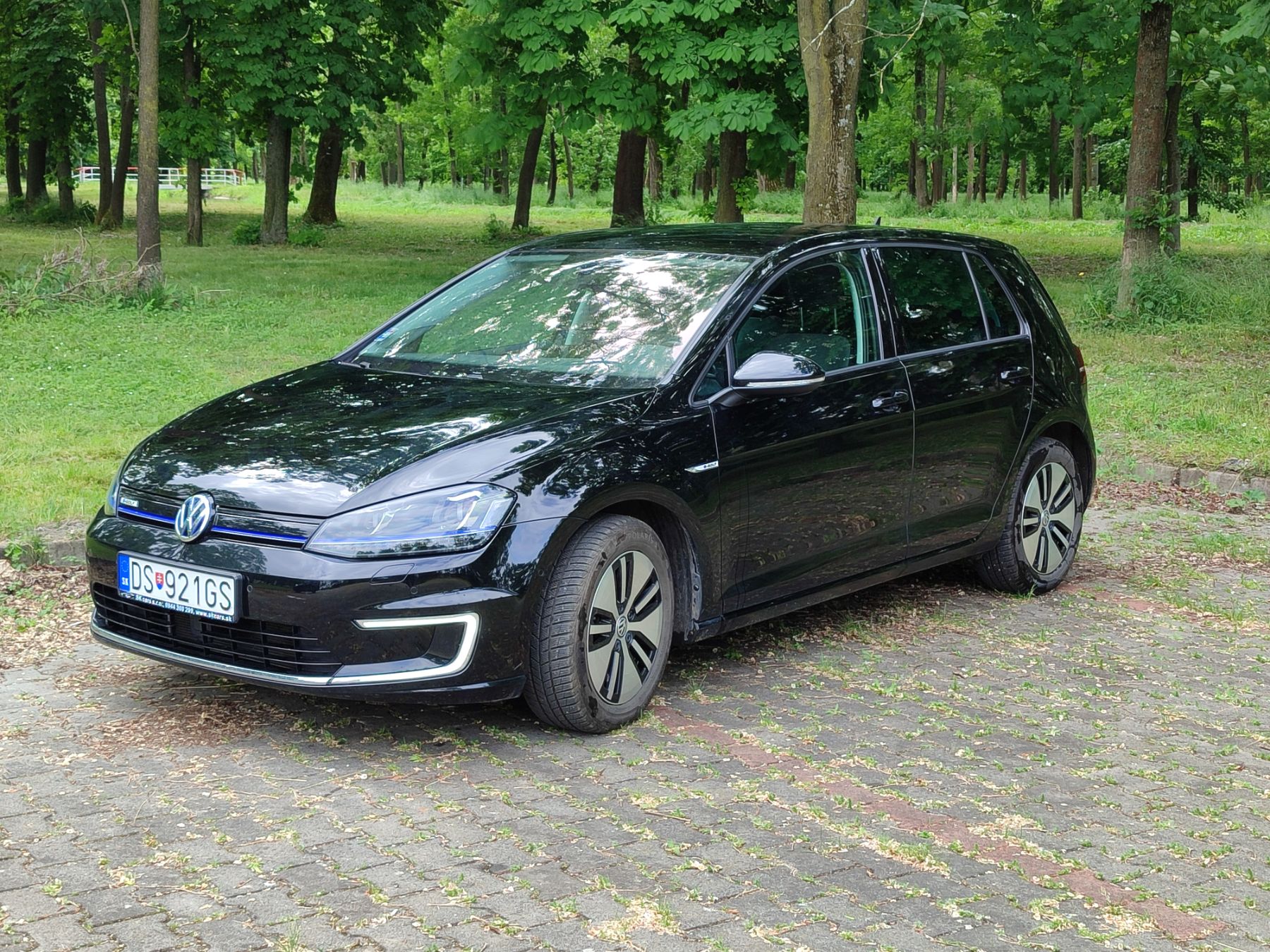 Volkswagen eGolf 2016, 24kWh, 37.600km, elektromobil